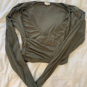 GARAGE long sleeve crop top